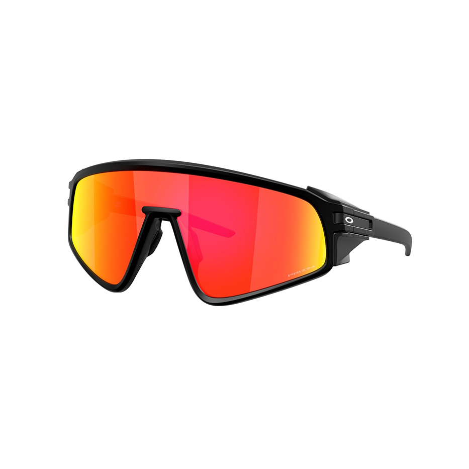 Oakley-Latch Panel-Angle