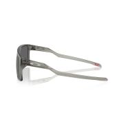 Oakley-Helux-Side